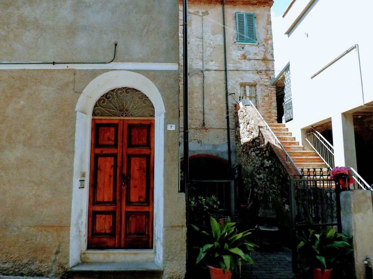 Centralissimo Nel Cuore Del Borgo Suvereto Kültér fotó