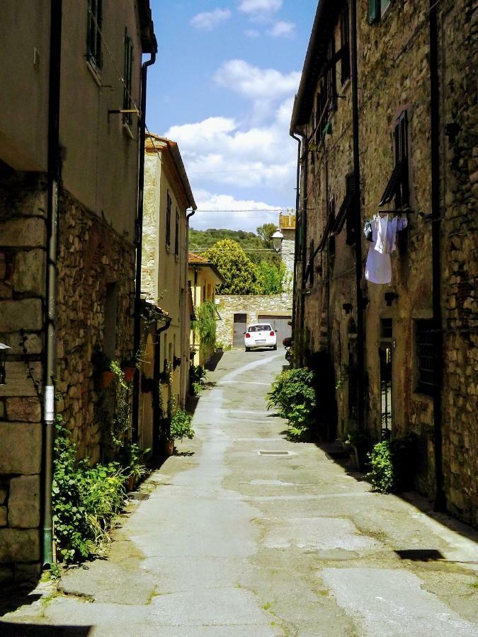 Centralissimo Nel Cuore Del Borgo Suvereto Kültér fotó