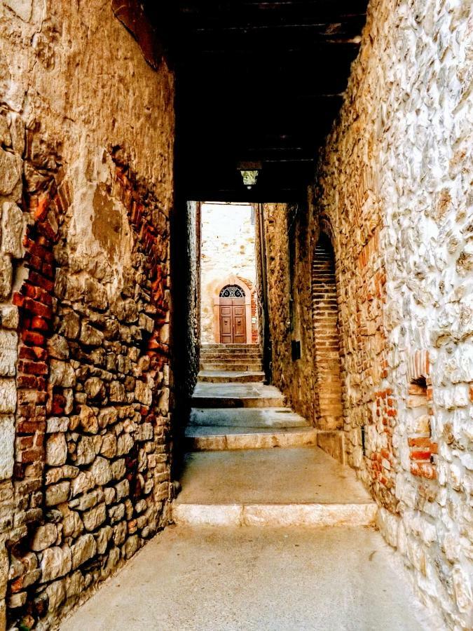Centralissimo Nel Cuore Del Borgo Suvereto Kültér fotó